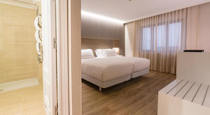 Nh Madrid Ventas Hotel Bagian luar foto