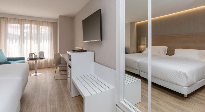 Nh Madrid Ventas Hotel Bagian luar foto