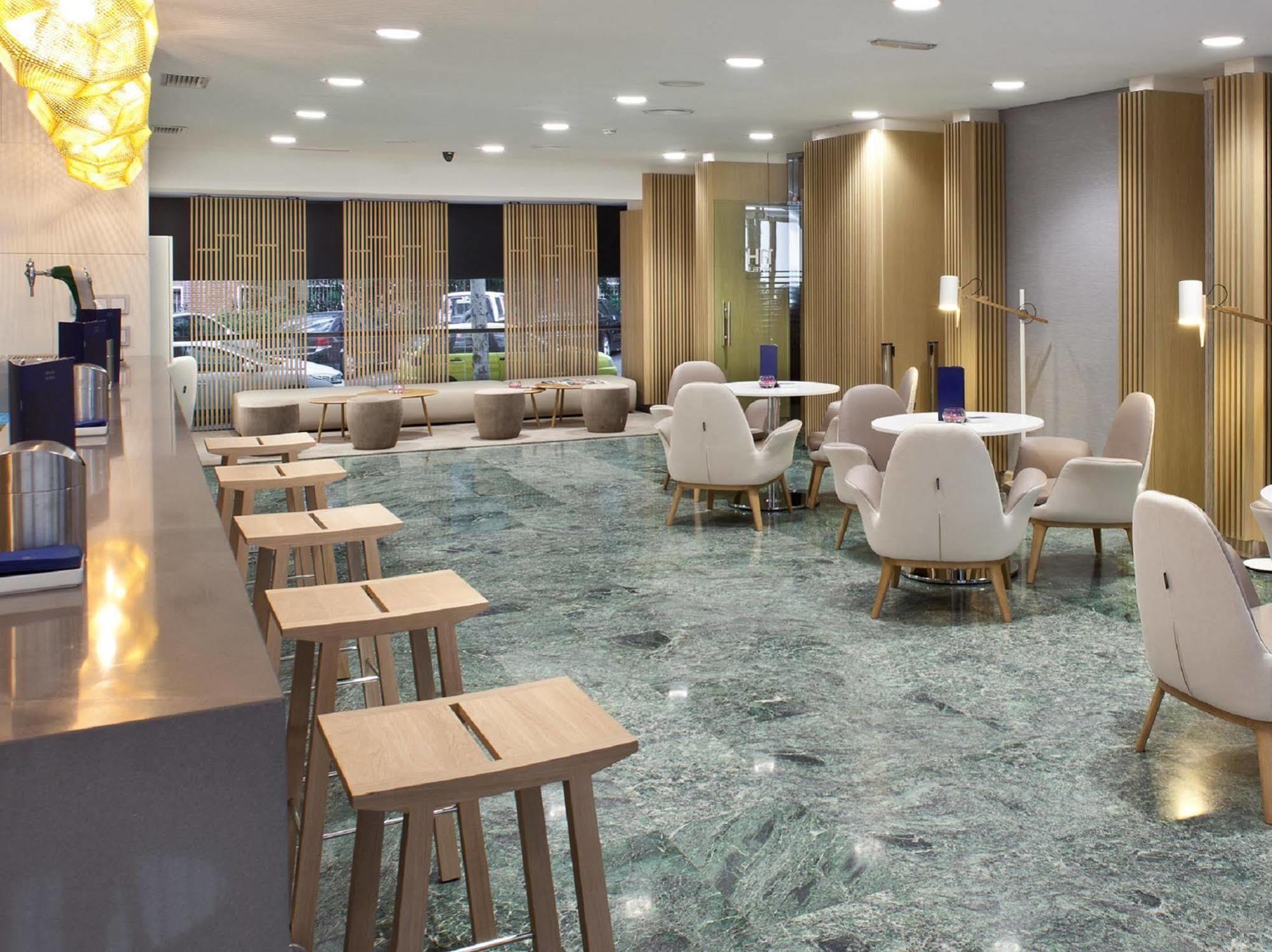 Nh Madrid Ventas Hotel Bagian luar foto